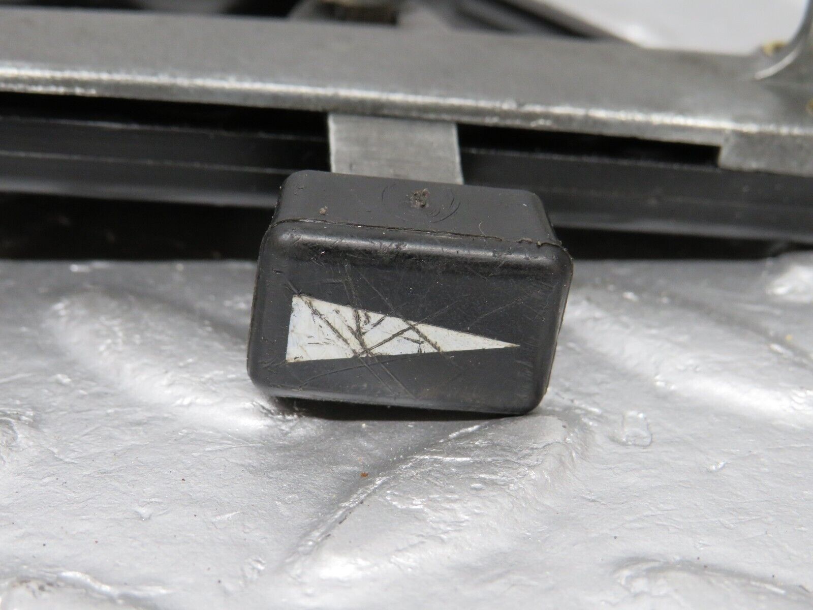 39833 Mercedes-Benz R107 350SL Air Vent Control Lever Left 1078300385