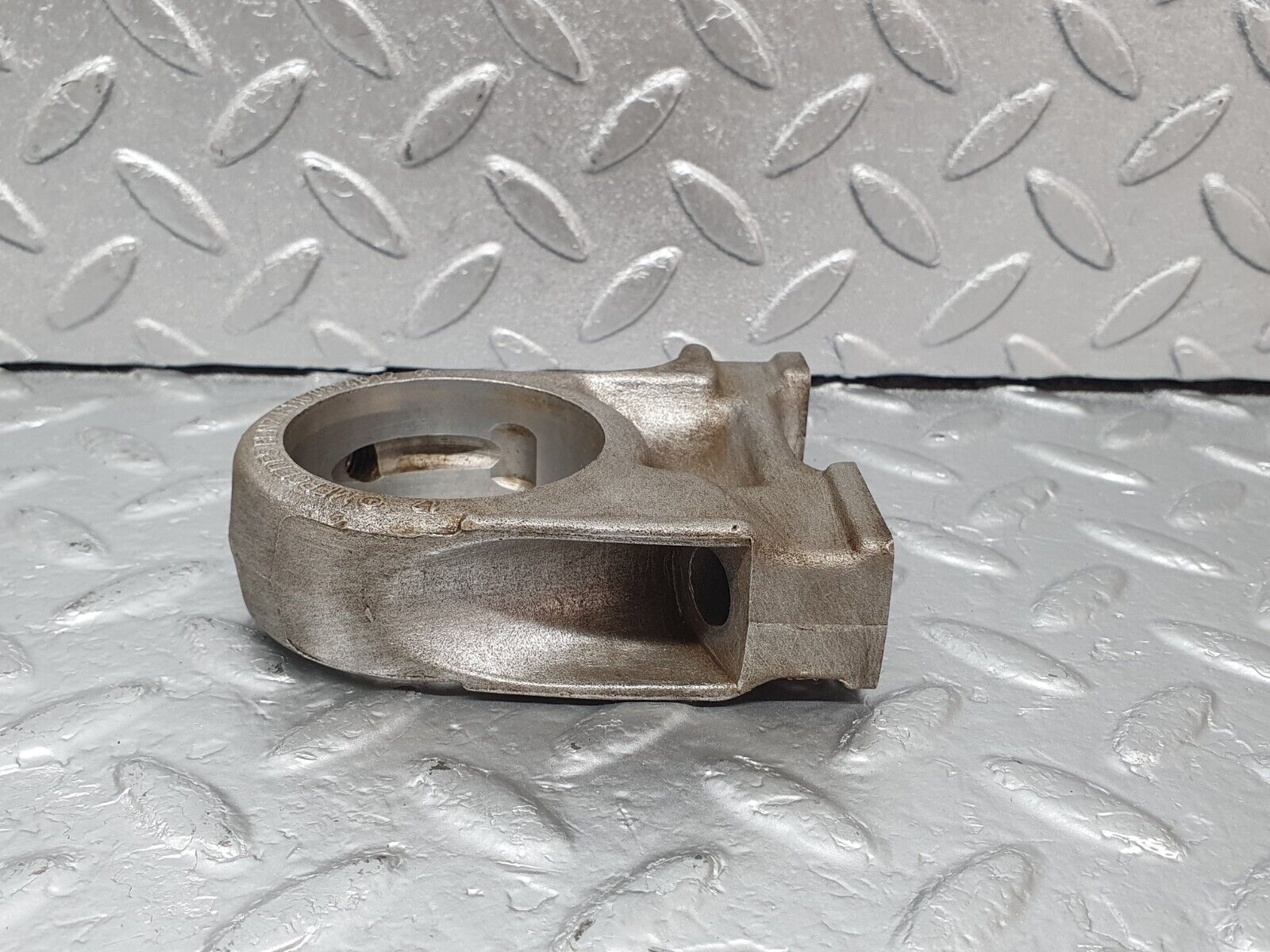 43803 Mercedes-Benz C126 380SEC Coupe Camshaft Tower Bearing 1160514612