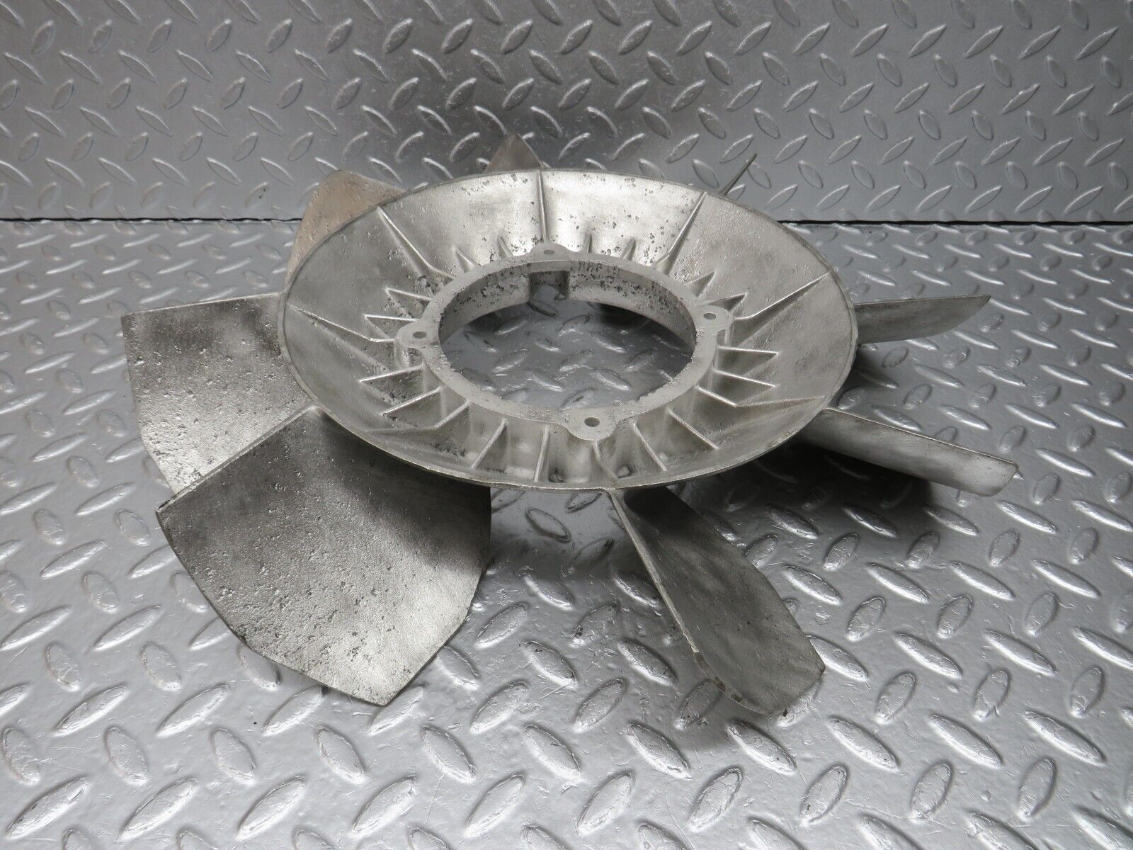 40055 Mercedes-Benz R107 350SL Engine Cooling Fan