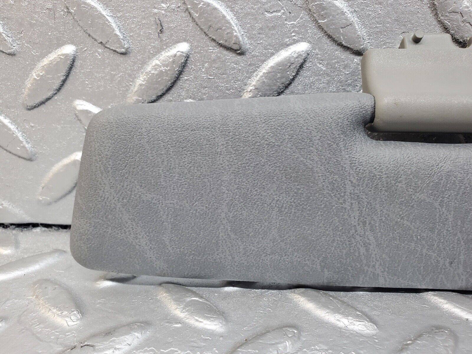 44625 Mercedes-Benz W124 220E Middle Sun Visor Grey