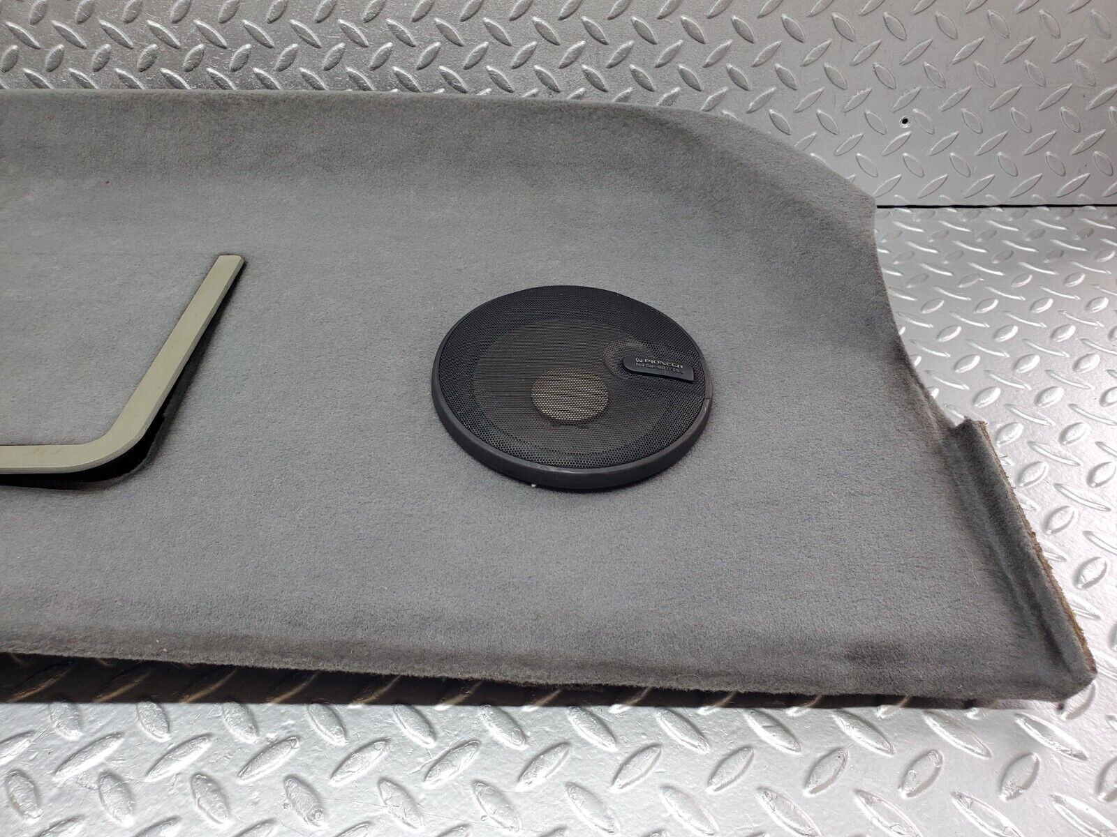 44696 Mercedes-Benz W124 220E Parcel Shelf With Speakers Grey 1246900249