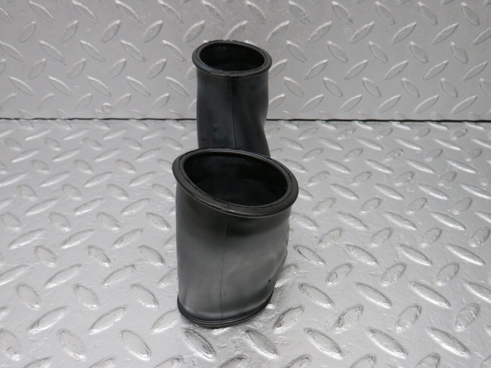 39147 Mercedes-Benz R107 500SL Air Duct Hose Rubber 1078310188