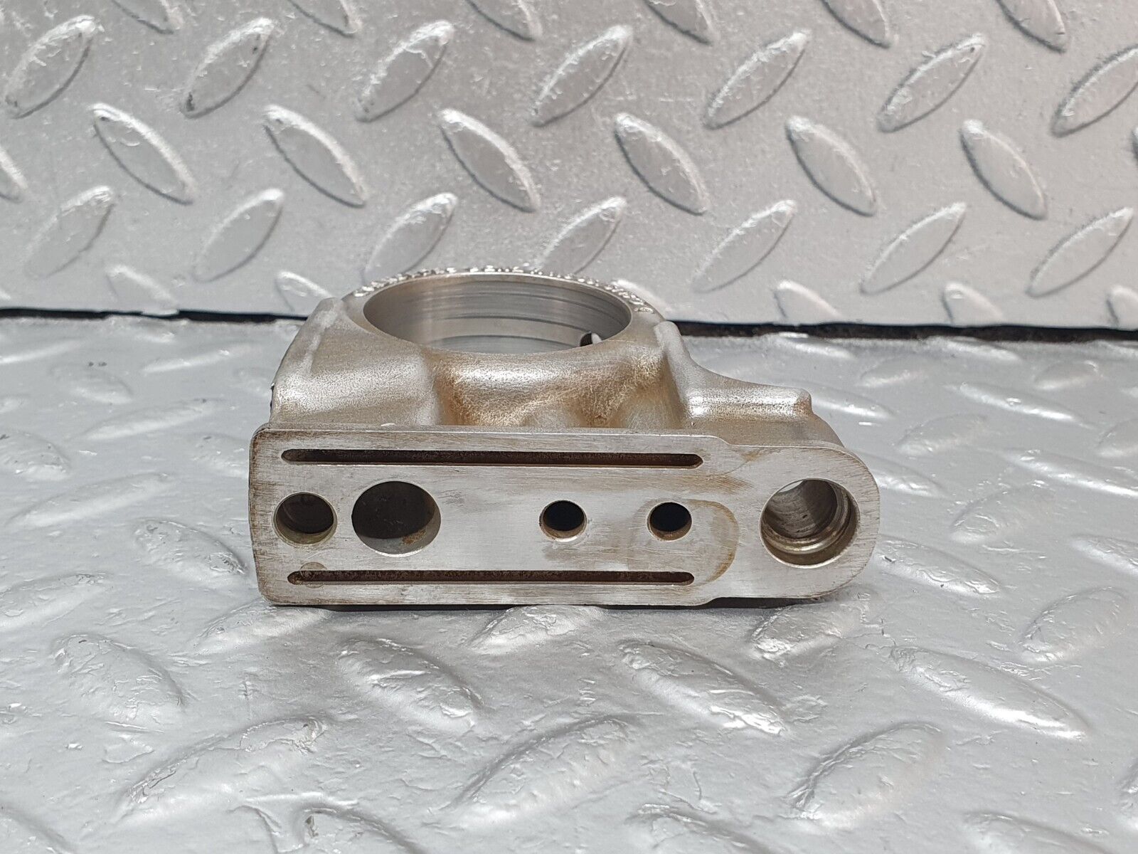 43796 Mercedes-Benz C126 380SEC Coupe Camshaft Tower Bearing 1160515118