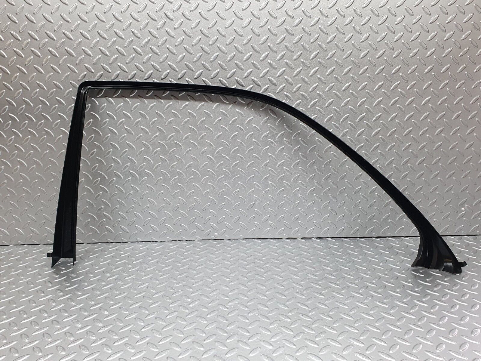 42088 Mercedes-Benz W202 C200 Rear Left Door Window Frame Cover 2027350171