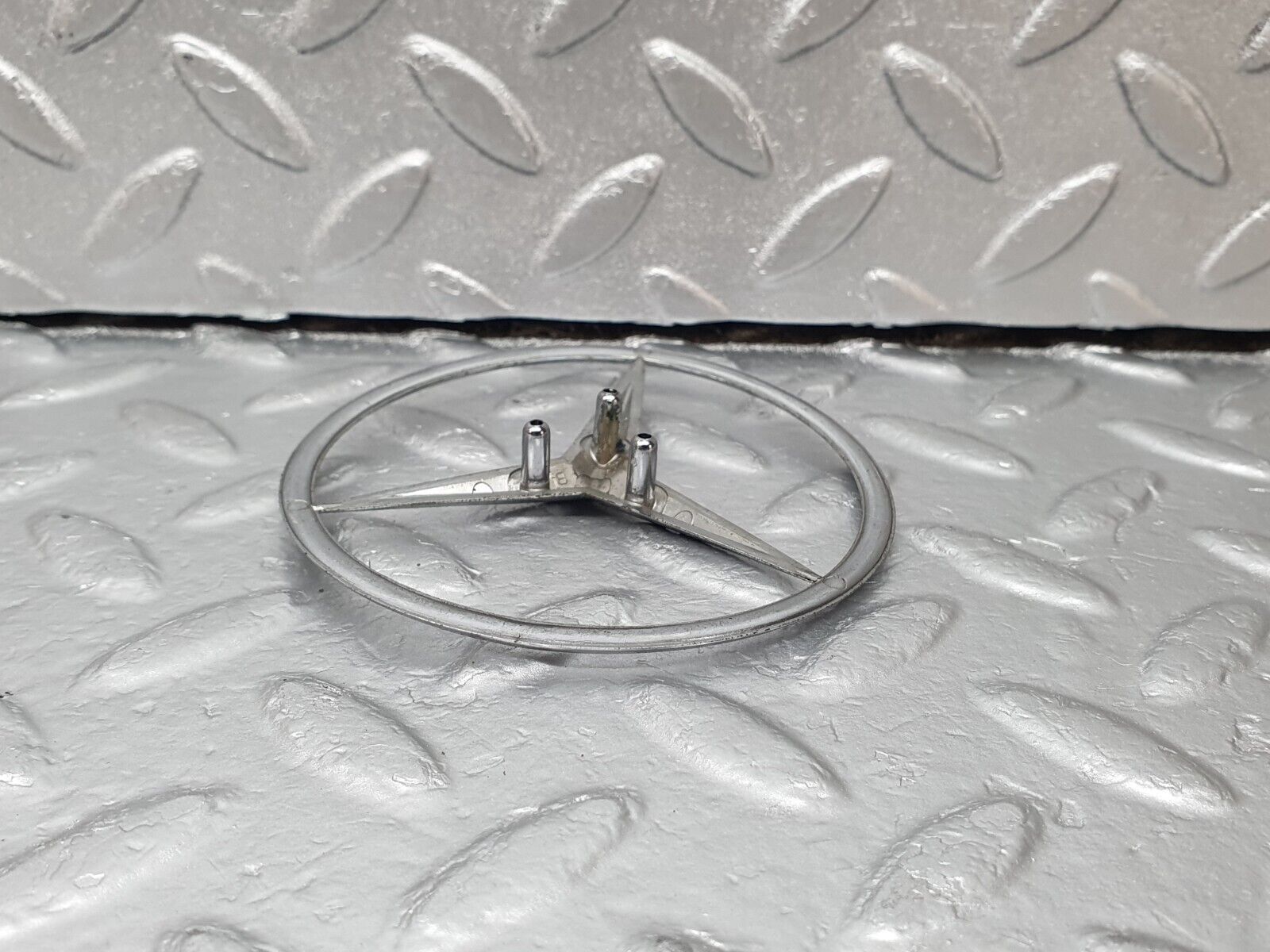 42540 Mercedes-Benz R129 320SL Coupe Trunk Badge Emblem