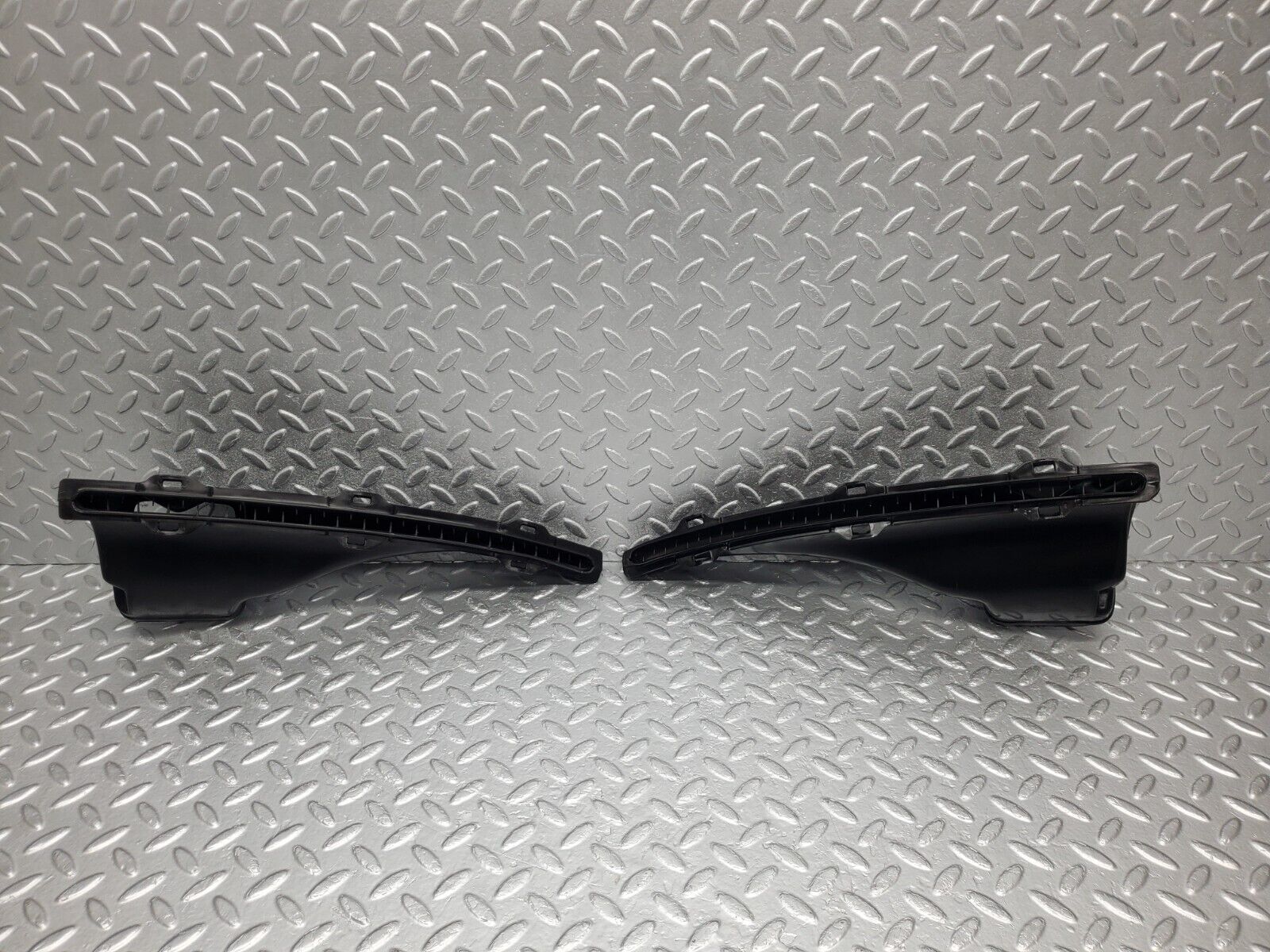 46506 Mercedes-Benz C123 280CE Coupe Air Duct Vent Pair 1238300219 1238300119