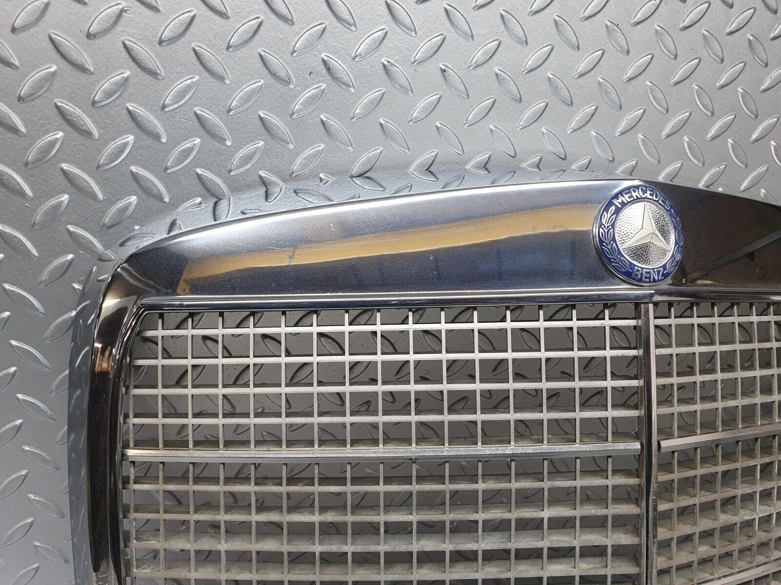 43398 Mercedes-Benz W108 280SE Bonnet Grill Chrome