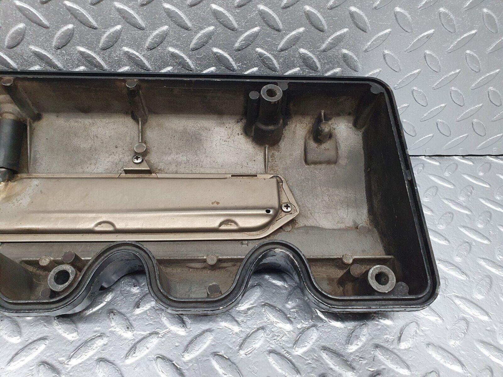 43073 Mercedes-Benz W123 Rocker Cover 1020160405