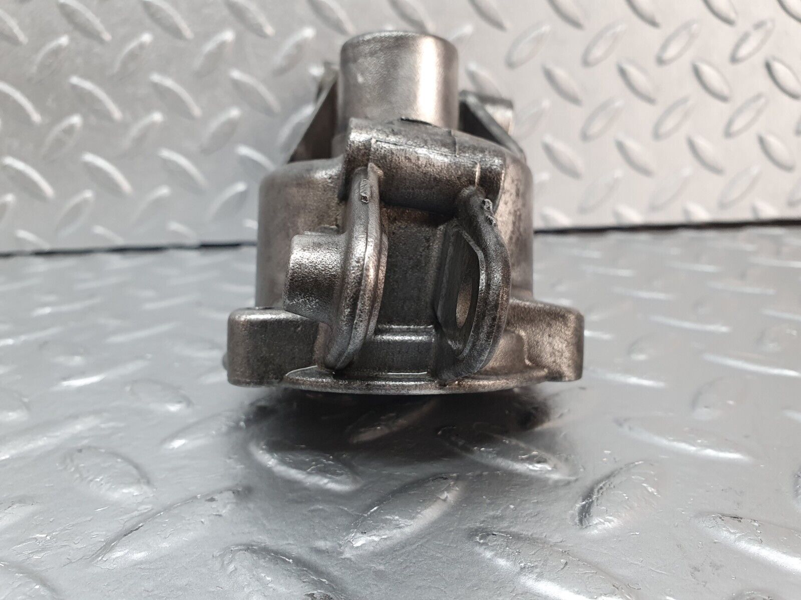 41897 Mercedes-Benz W202 C200 Thermostat Housing 1112030473