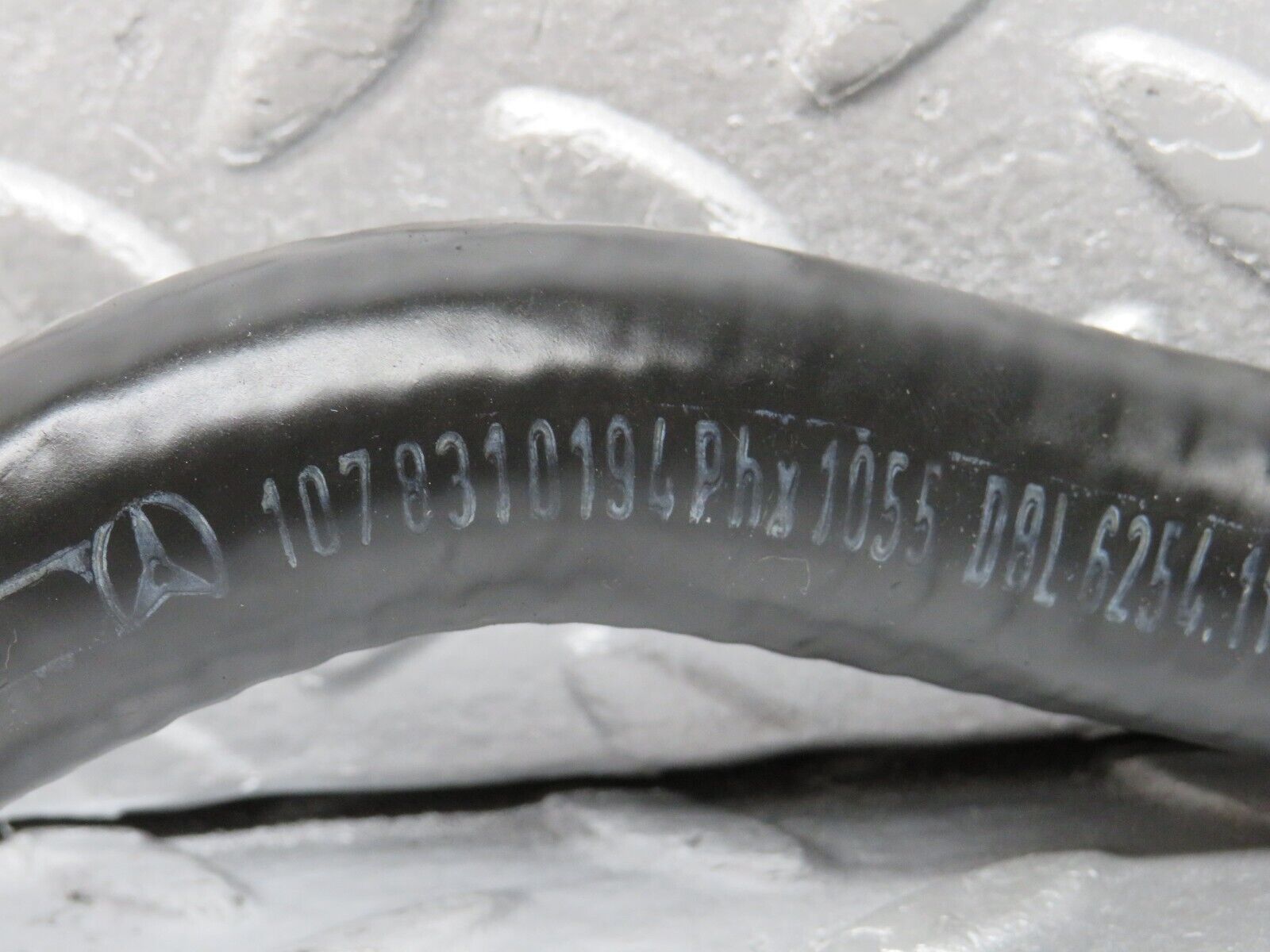 39175 Mercedes-Benz R107 500SL Heater Hose Pipe 1078310194