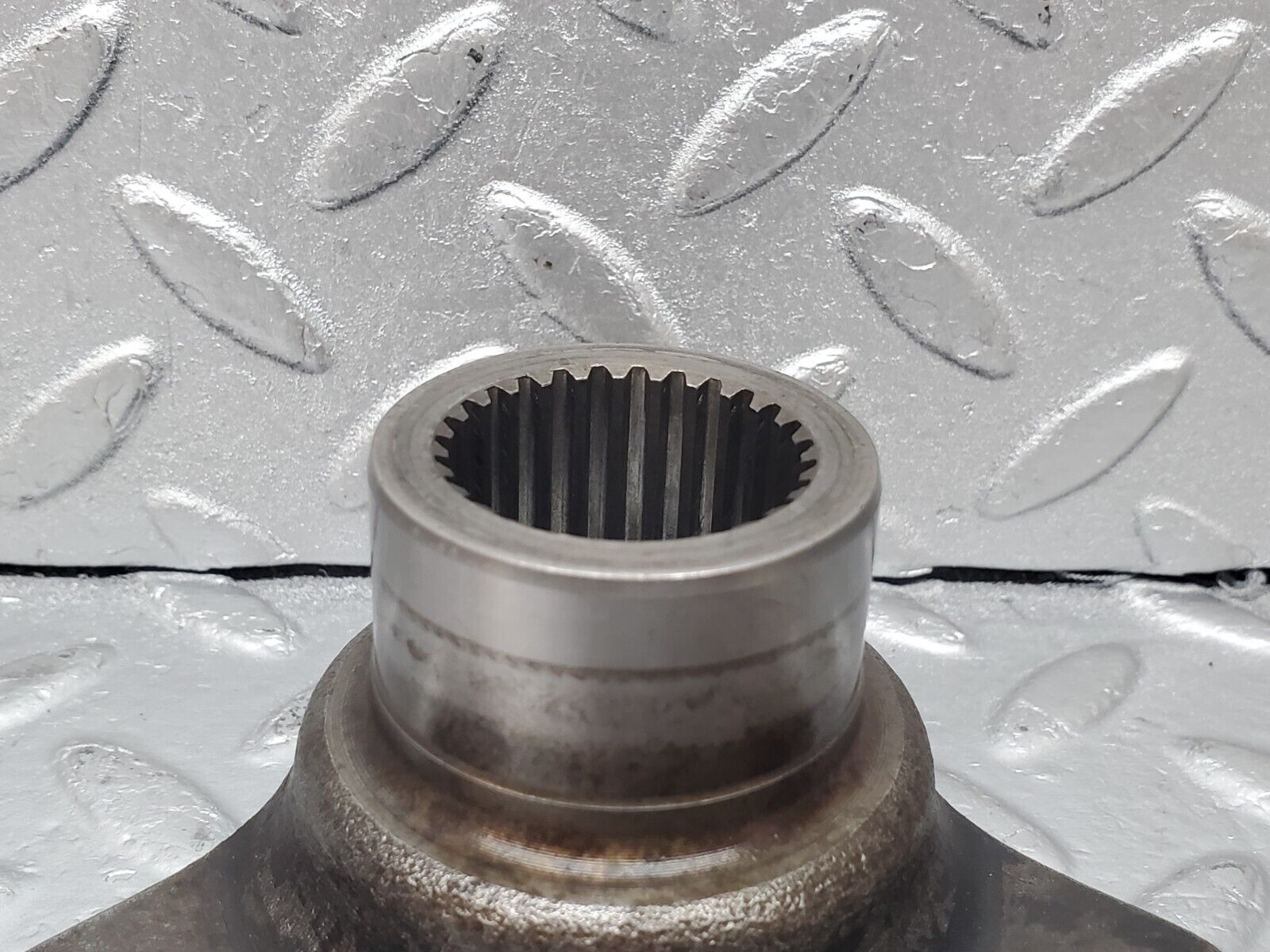 44564 Mercedes-Benz W123 280E Automatic Gearbox Rear Flange 722.309