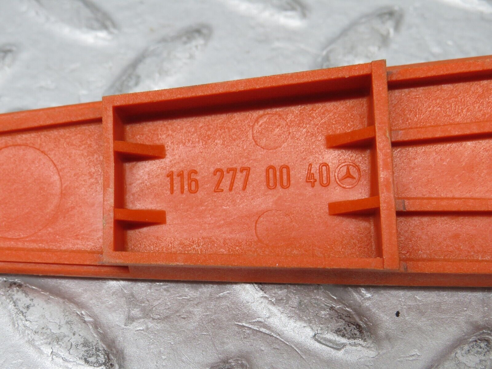 36422 Mercedes-Benz R107 450 Automatic Gearbox Support 722.002 1162770040