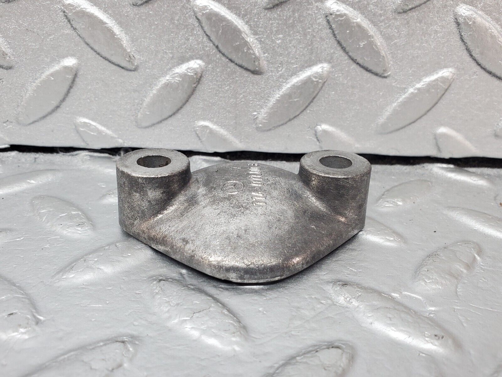 44537 Mercedes-Benz W123 280E Engine Fuel Pump Cover 1140110032