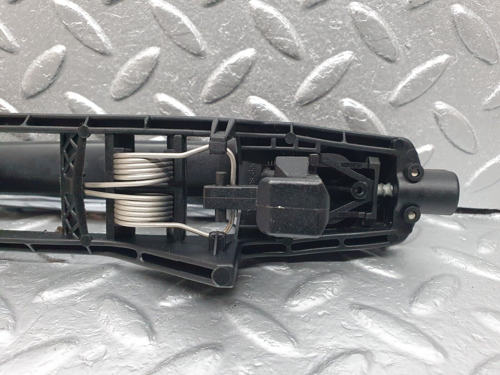 42036 Mercedes-Benz W202 C200 Rear Left Exterior Door Handle