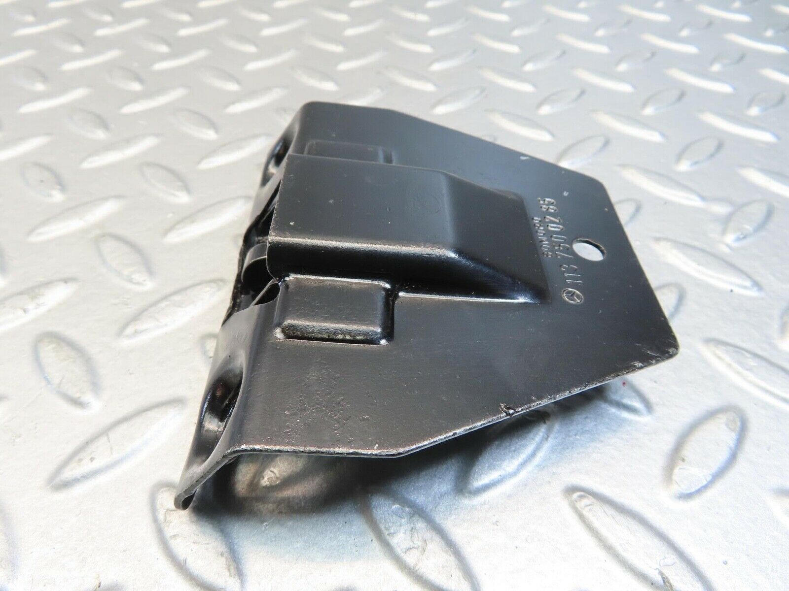 11632 Mercedes-Benz R107 450SL Trunk Boot Lock Latch 1137500285