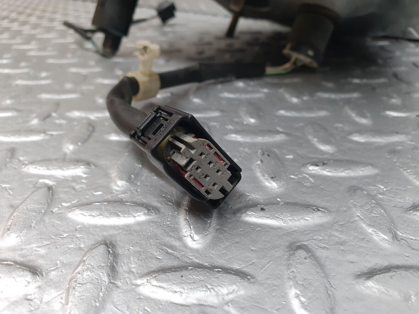 41971 Mercedes-Benz W202 C200 Brake Booster Lucas 0044305830