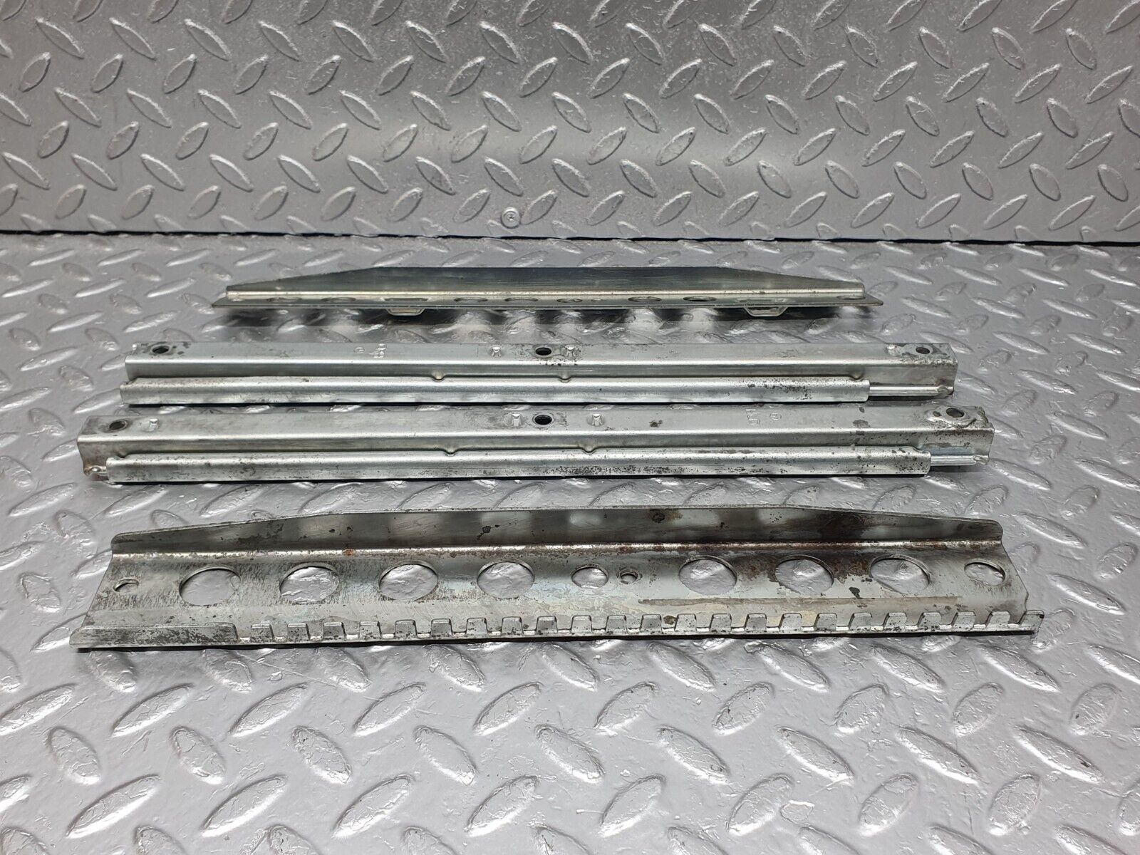 44181 Mercedes-Benz C123 230CE Coupe Front Right Seat Rail Pair