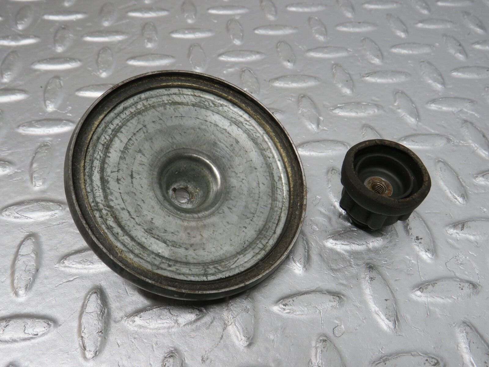 39224 Mercedes-Benz R107 500SL Power Steering Pump 1264601380 7672900448