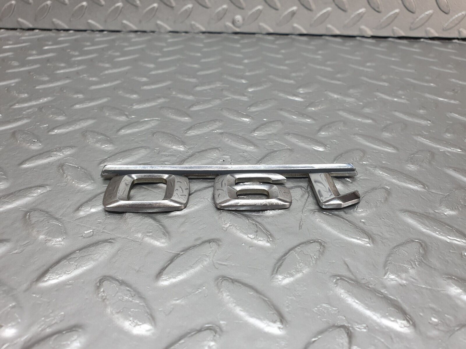42945 Mercedes-Benz W201 190 2.0L Trunk Badge Emblem