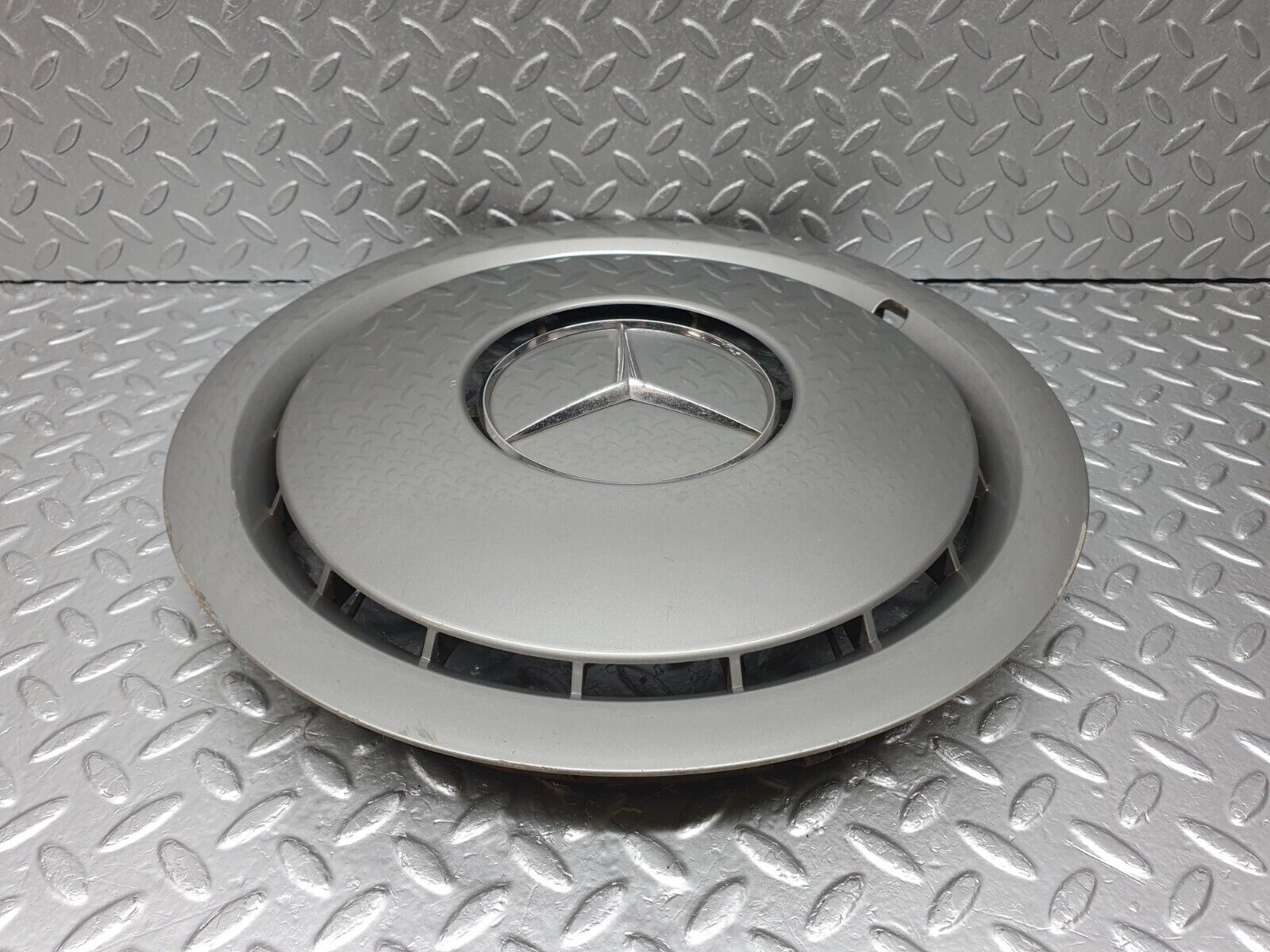 42878 Mercedes-Benz W201 190 2.0L Wheel Trim Hub Cap 14" 2014010324