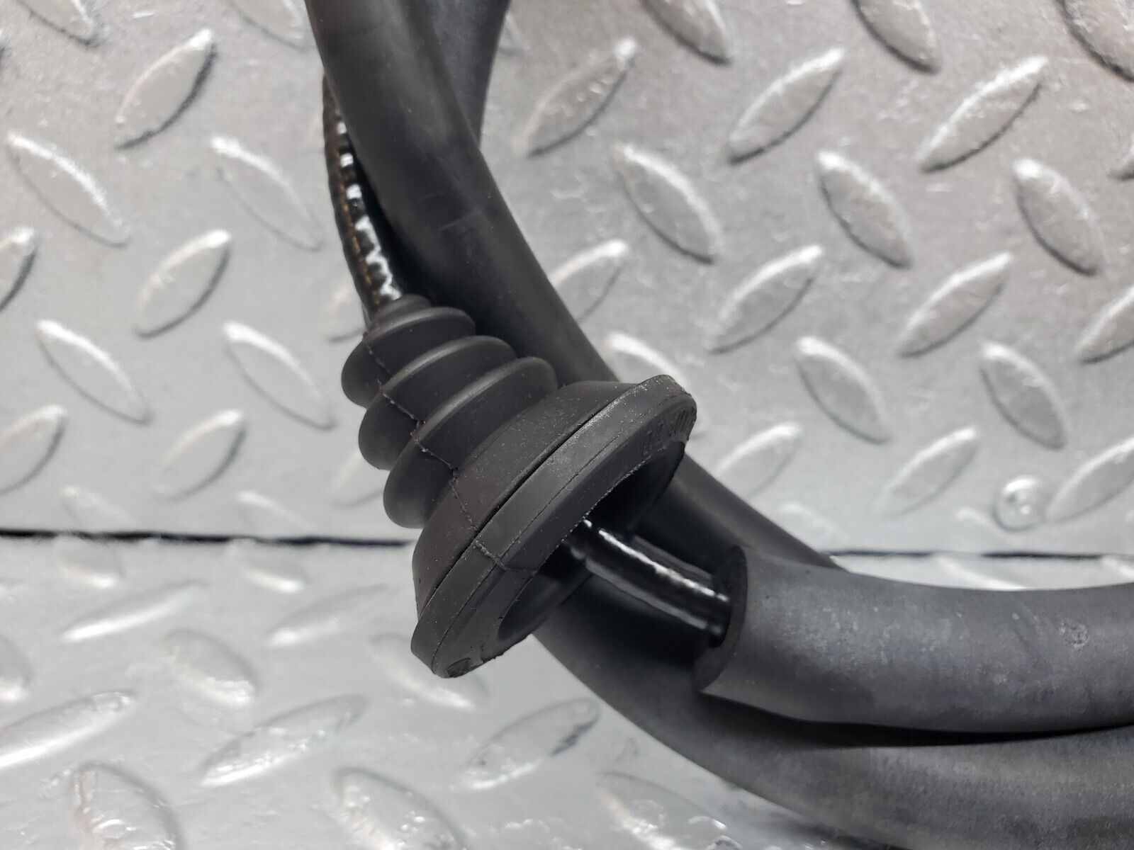 44841 Mercedes-Benz W124 220E Speedometer Cable Automatic Gearbox 1245400568