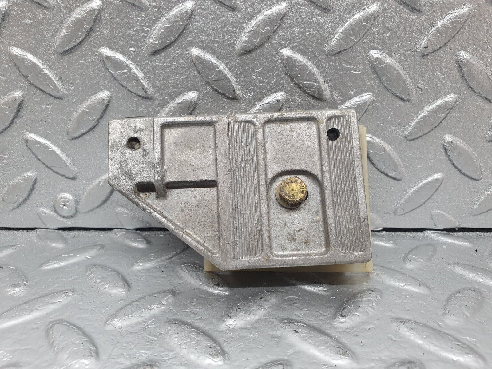 43582 Mercedes-Benz C126 380SEC Coupe Door Window Guide Bracket 1267250332