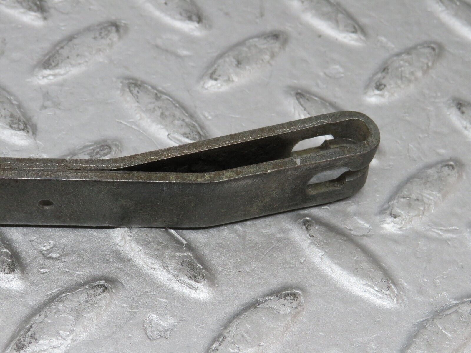 36418 Mercedes-Benz R107 450 Automatic Gearbox Linkage Bracket 722.002