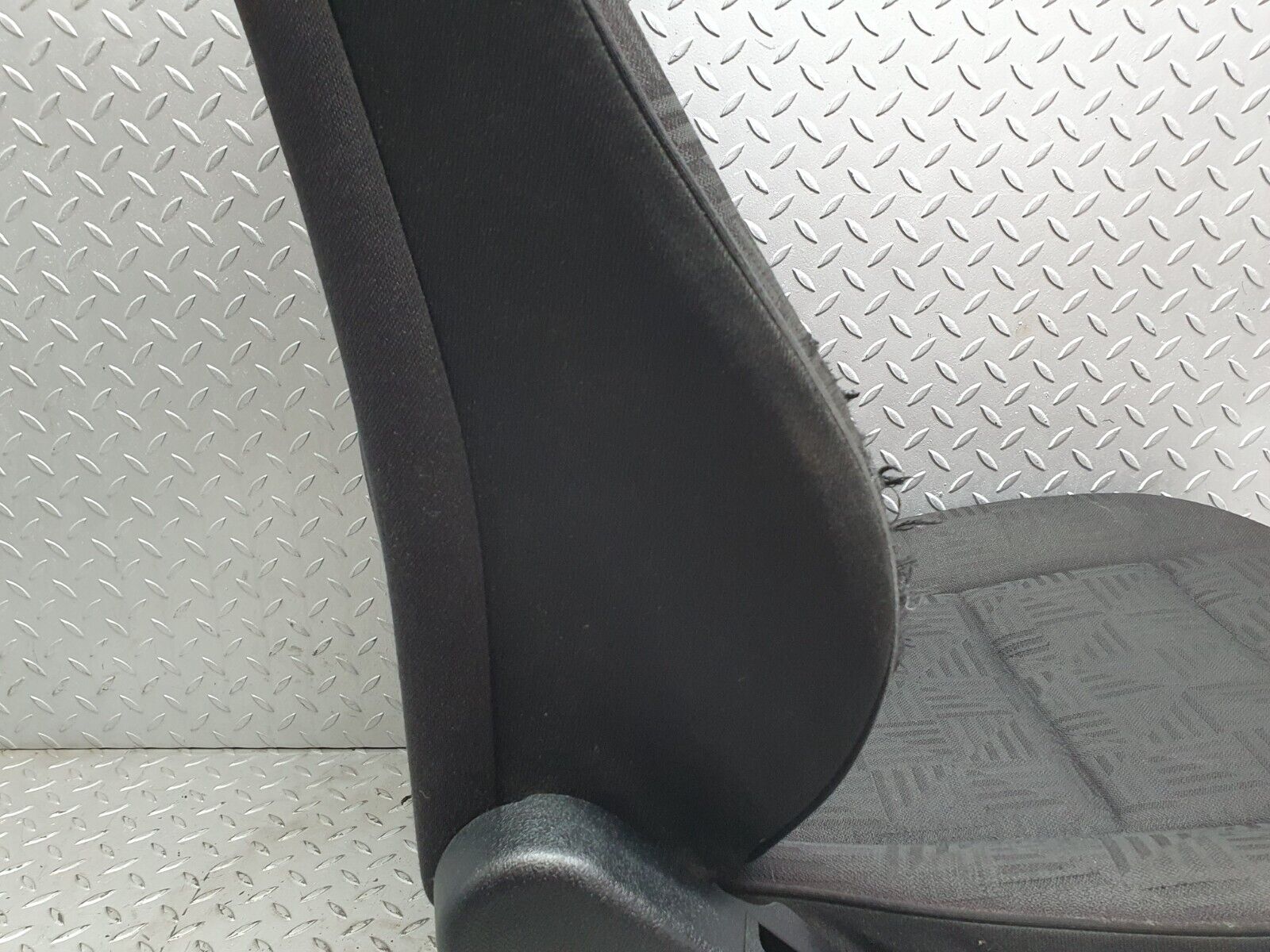 41813 Mercedes-Benz W202 C200 Front Right Passenger Seat