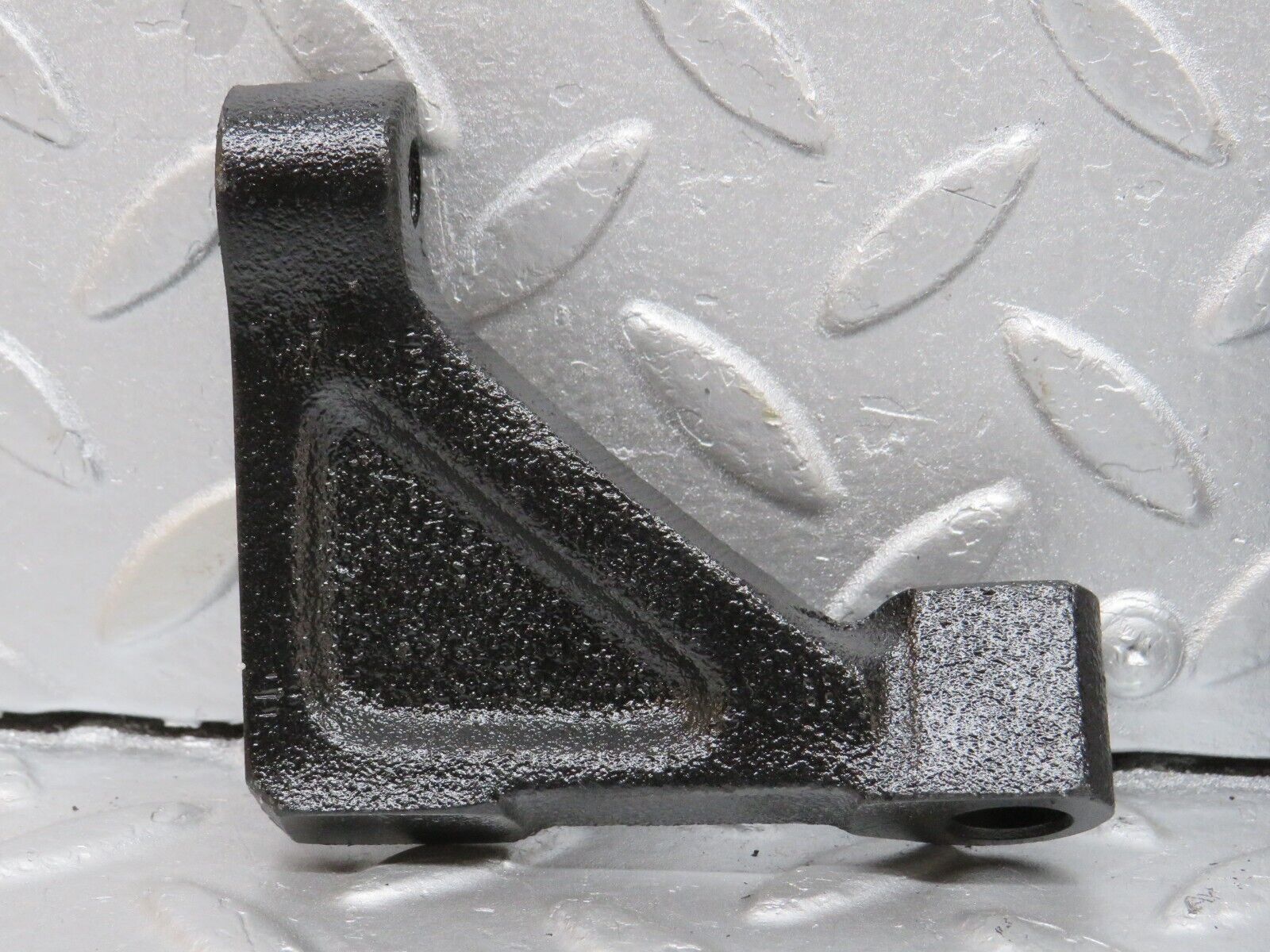 40092 Mercedes-Benz R107 350SL Engine Mount Bracket Pair 1160110995 1160110895