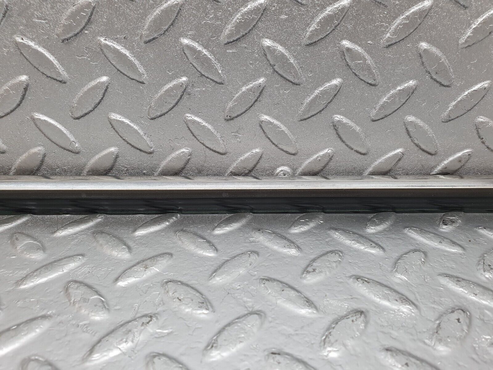 43456 Mercedes-Benz W108 280SE Front Left Door Centre Moulding Trim