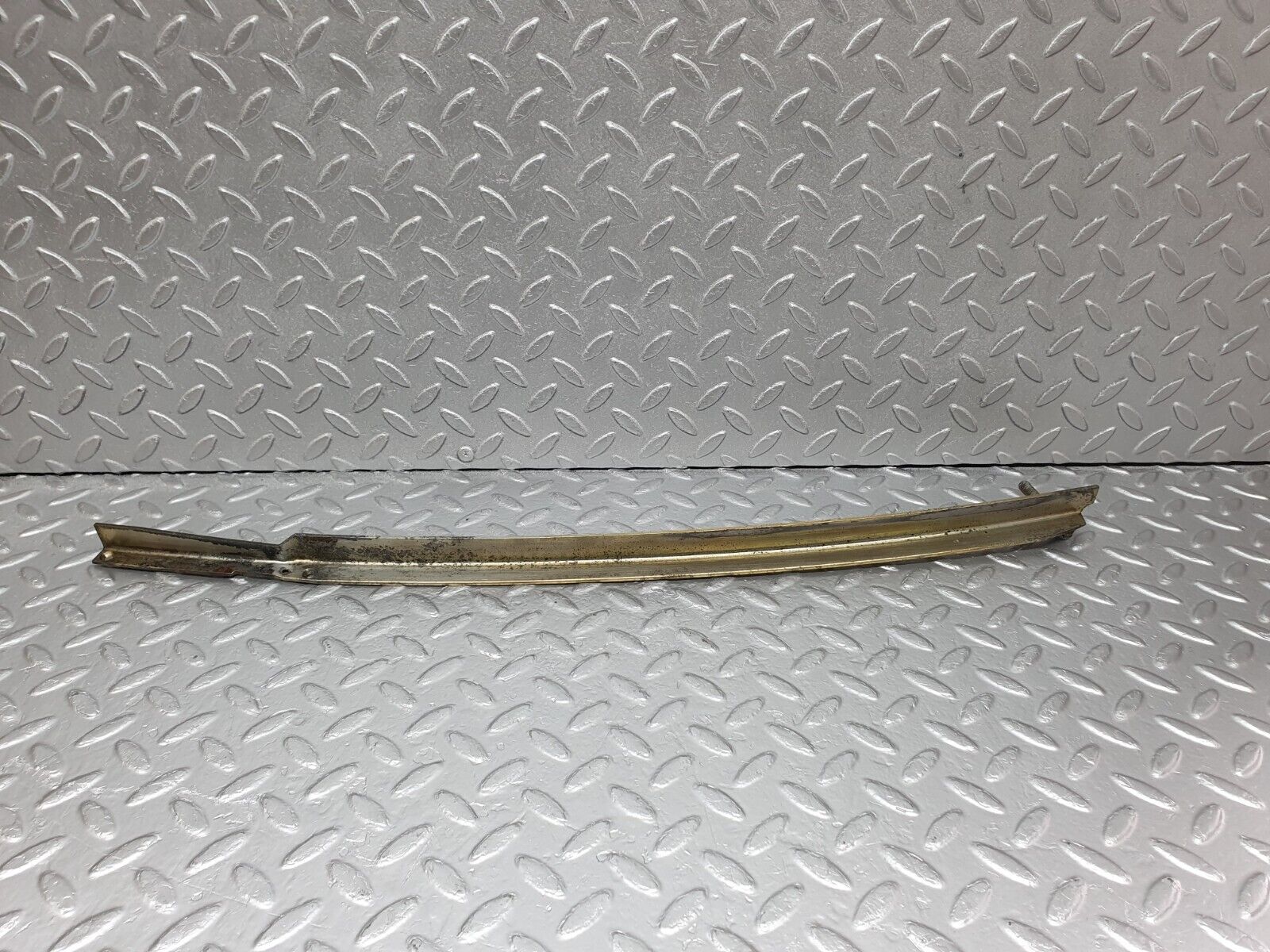 43711 Mercedes-Benz C126 380SEC Coupe Left Door Window Channel