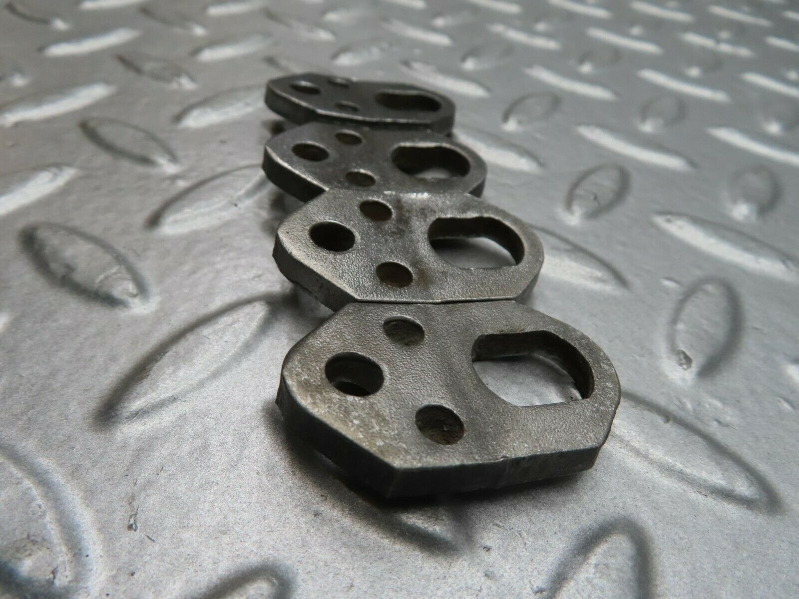 15634 Mercedes-Benz R107 450SL Fuel Injector Bracket 4pcs