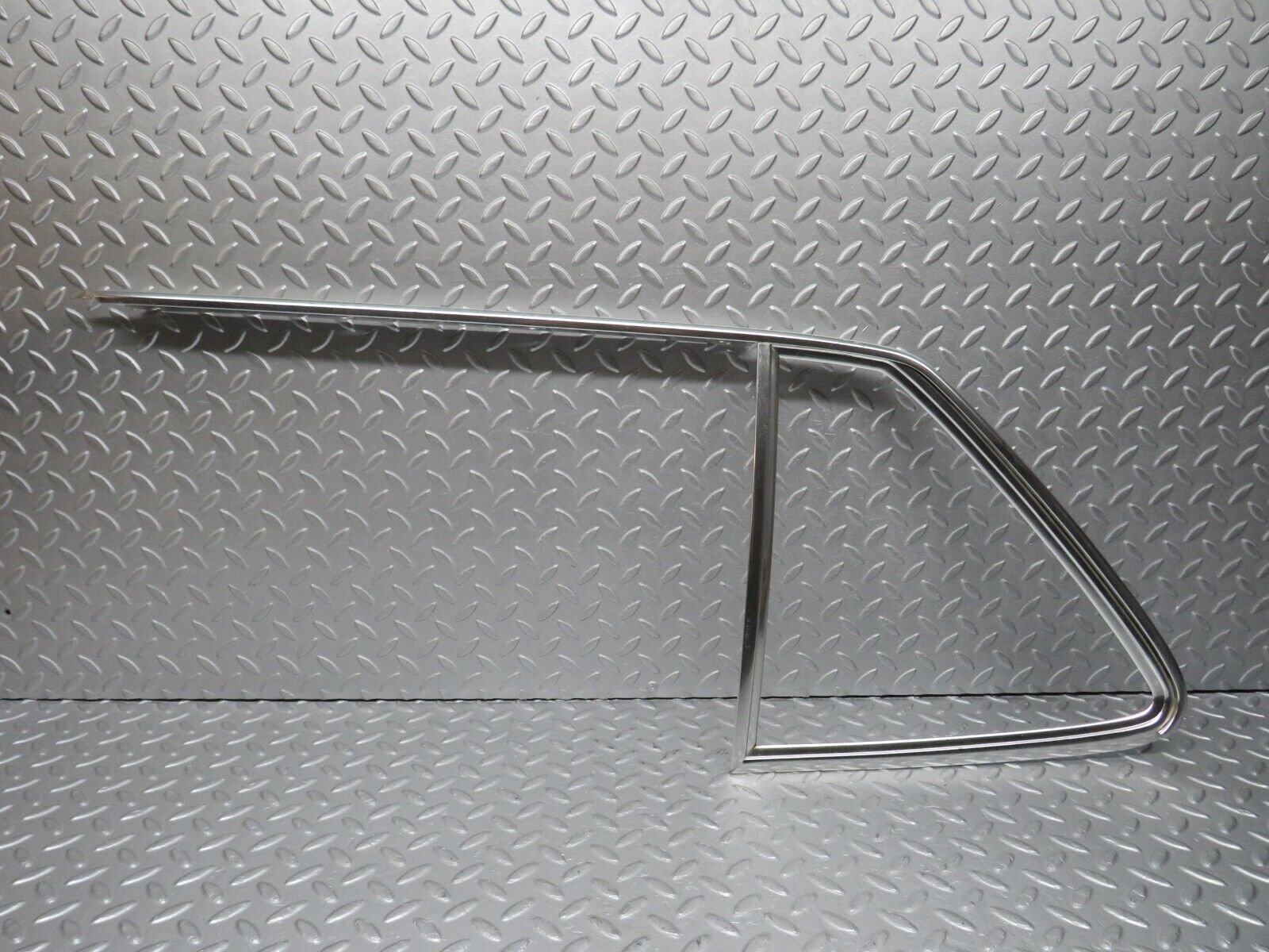 40196 Mercedes-Benz R107 Hardtop Side Window Chrome Moulding Trim Left