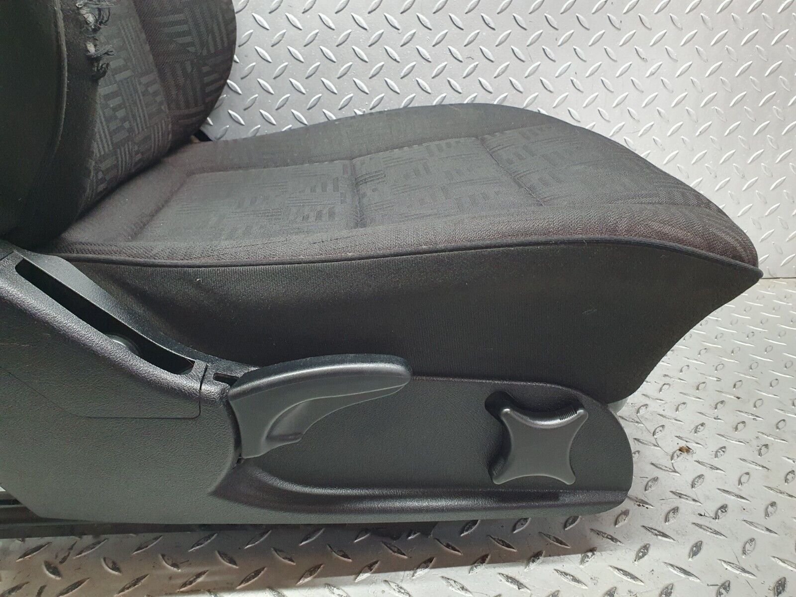 41813 Mercedes-Benz W202 C200 Front Right Passenger Seat