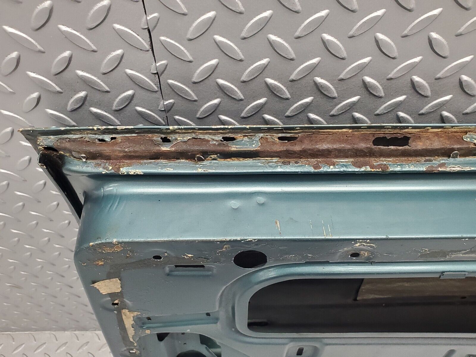 46557 Mercedes-Benz C123 280CE Coupe Left Door