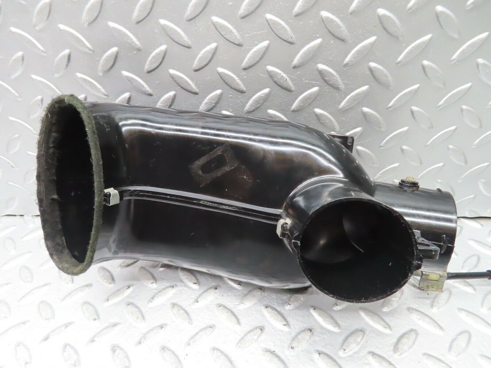 20597 Mercedes-Benz R107 450SL Air Vent Control Right Side