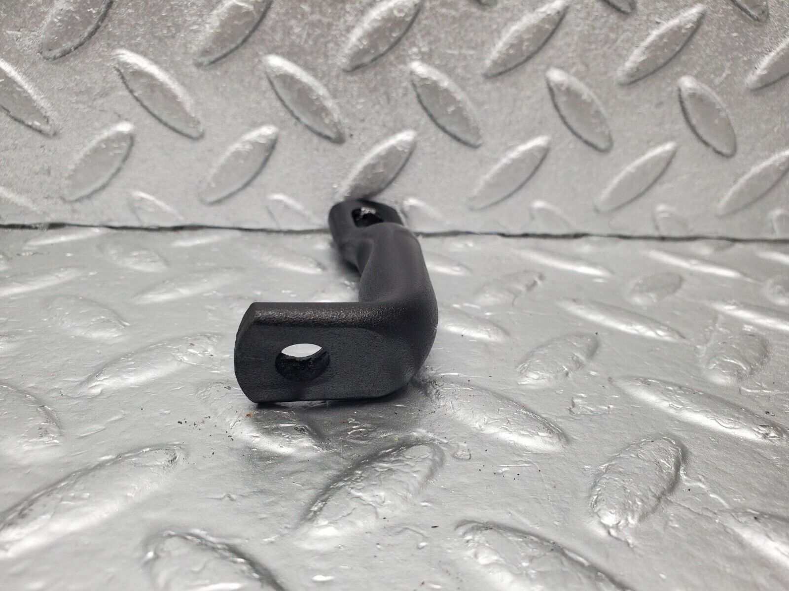 46647 Mercedes-Benz C123 280CE Coupe Power Steering Pump Holder Bracket