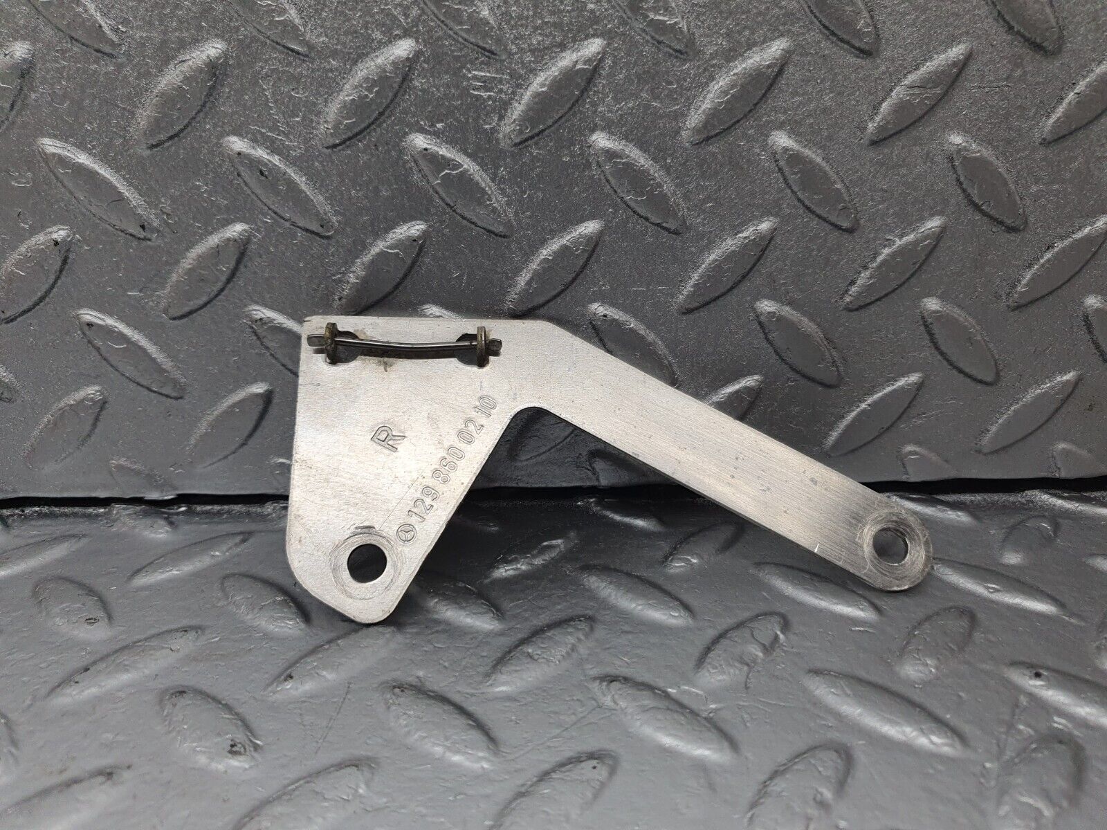 42602 Mercedes-Benz R129 320SL Coupe Wind Deflector Cover Right 1298600210