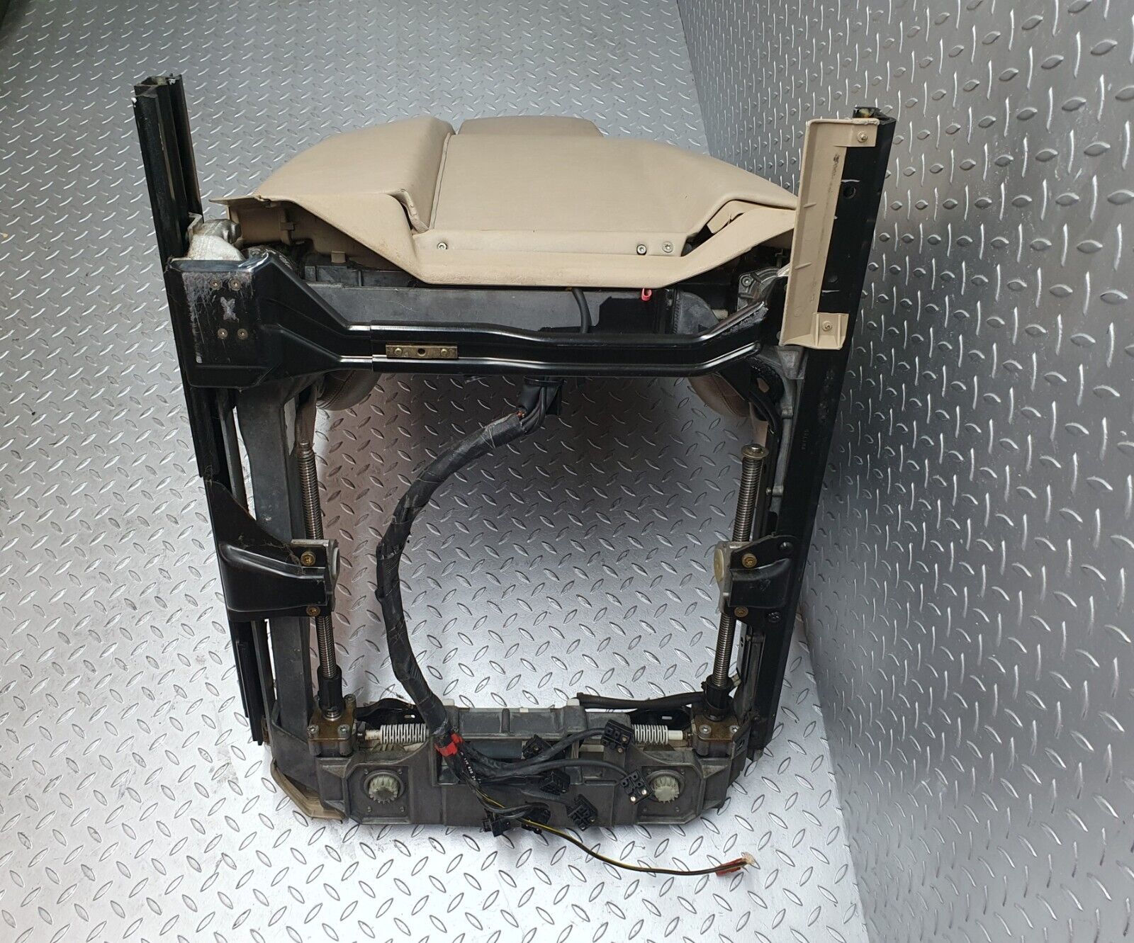 42420 Mercedes-Benz R129 320SL Coupe Electric Front Left Seat Leather Beige