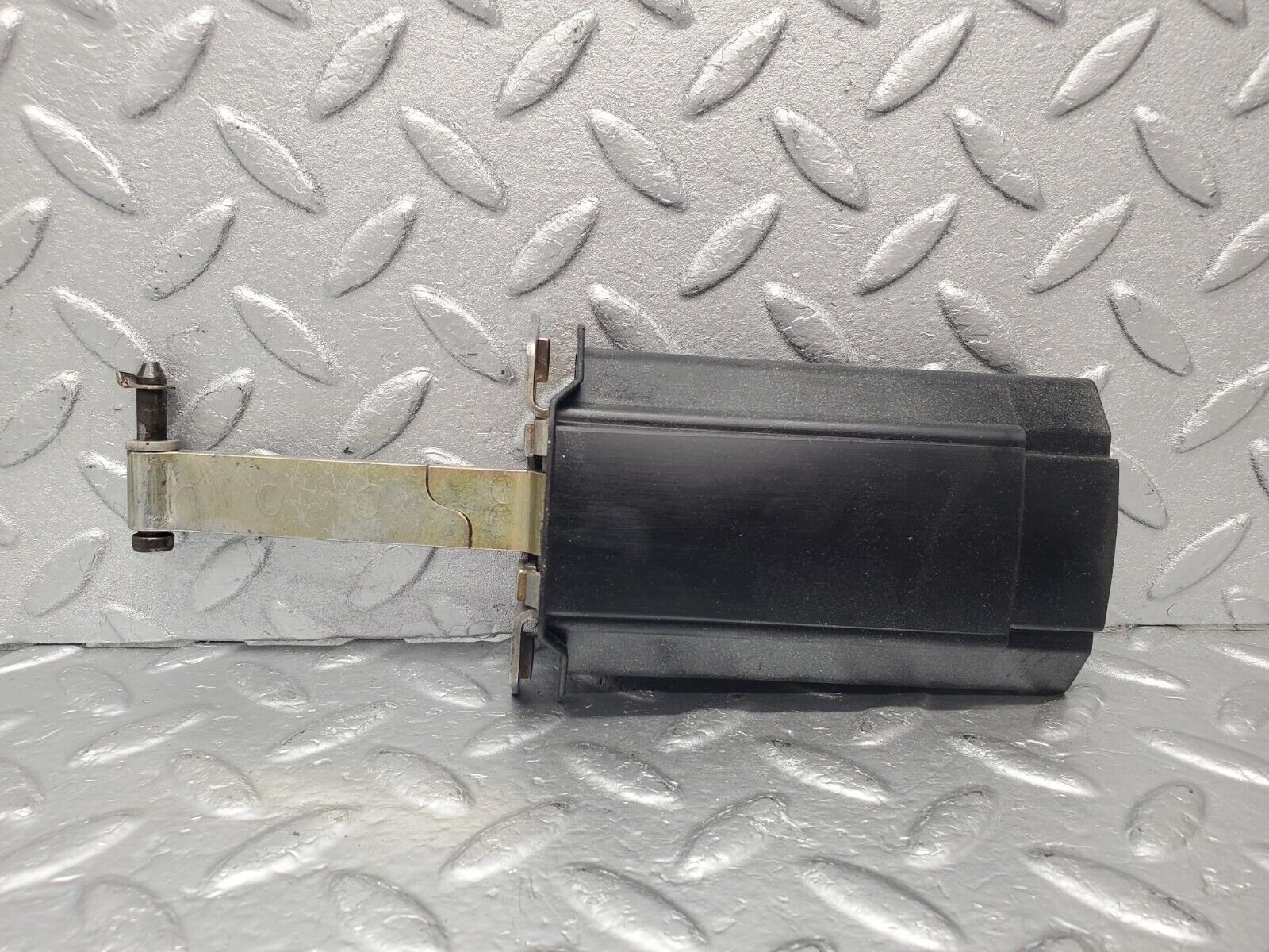 46139 Mercedes-Benz W124 Rear Right Door Safety Check Strap