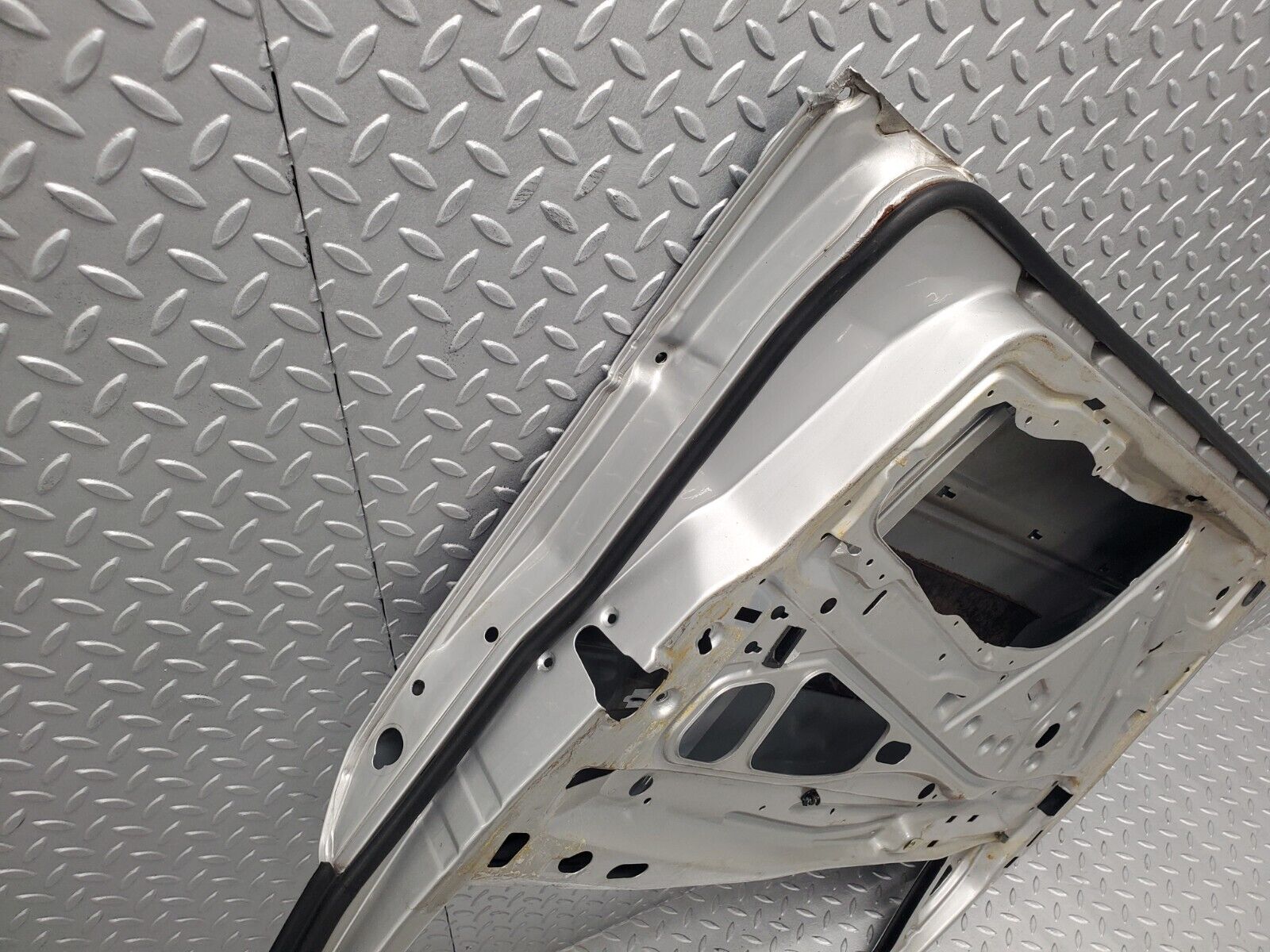 46121 Mercedes-Benz W124 Front Right Door