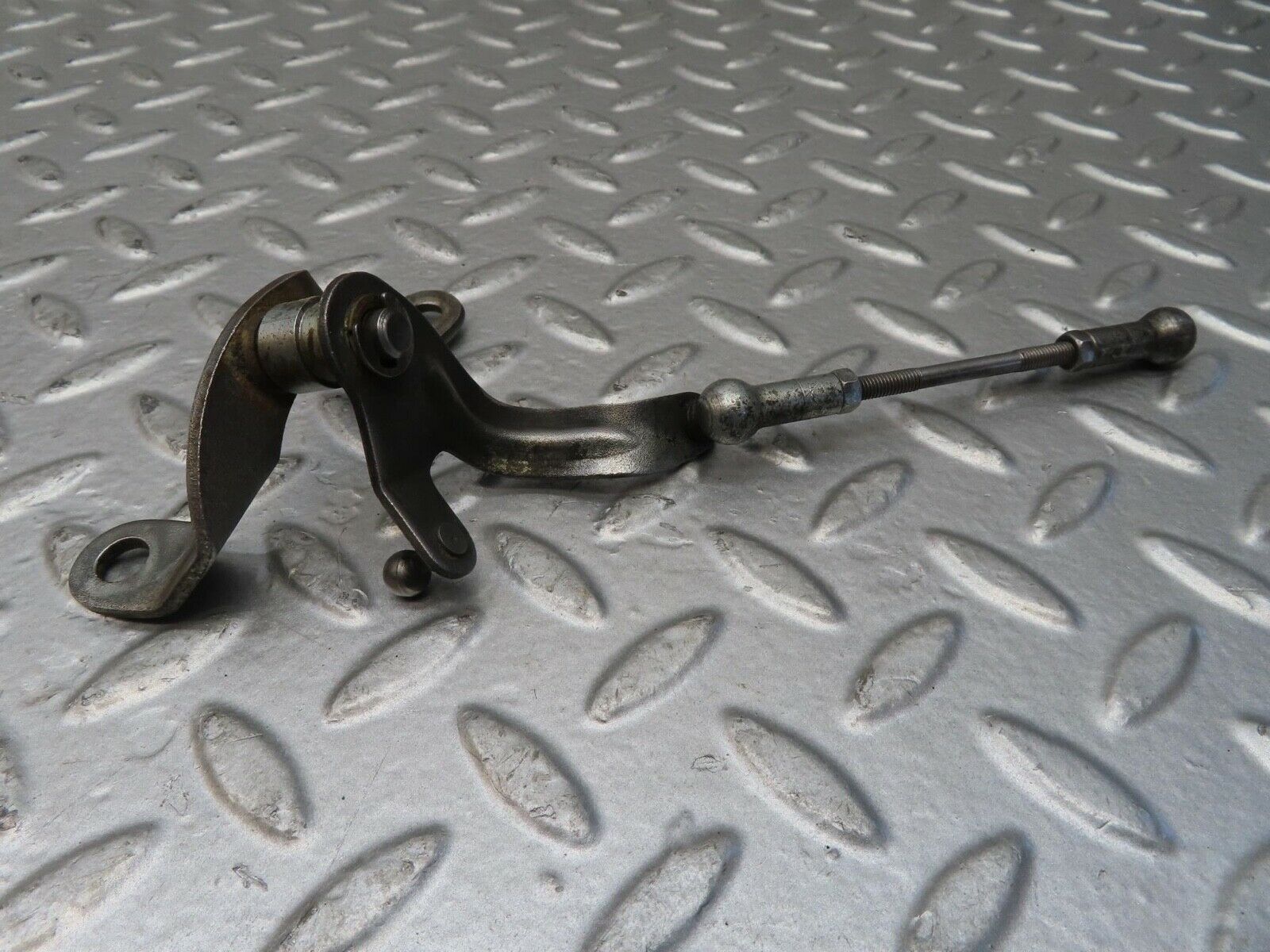 15750 Mercedes-Benz R107 450SL Throttle Linkage