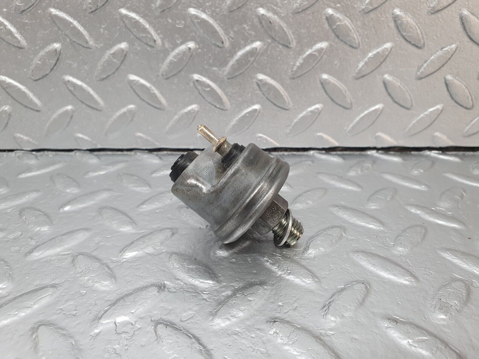 42546 Mercedes-Benz R129 320SL Coupe Oil Pressure Sensor VDO 0065429417