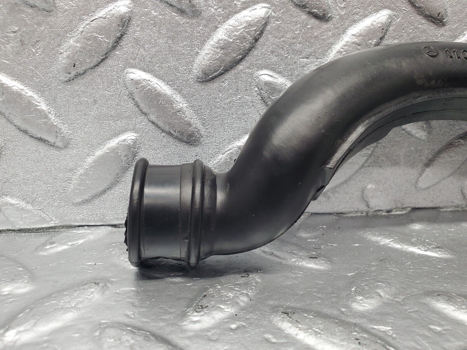 46660 Mercedes-Benz C123 280CE Coupe Air Intake Pipe 1100945282