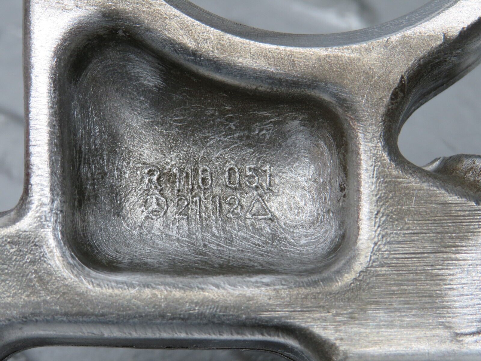 32999 Mercedes-Benz C107 R107 350 V8 Camshaft Tower Bearing 1160512112