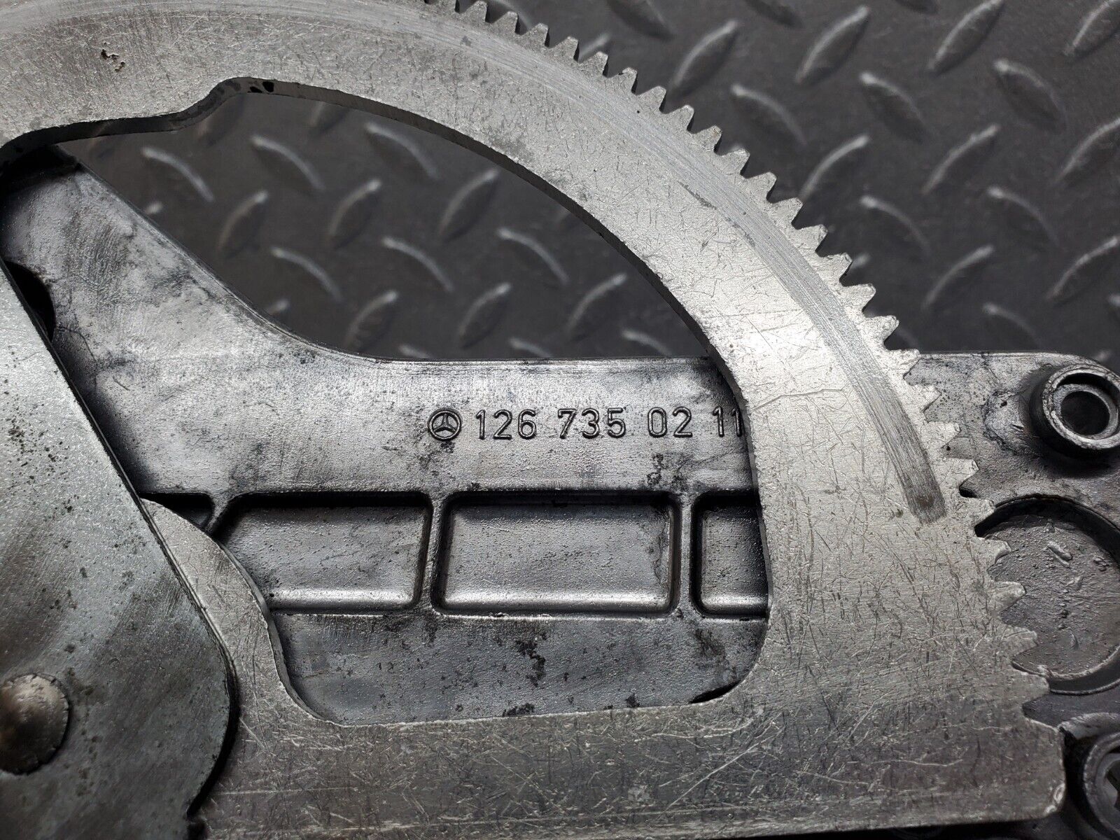 45712 Mercedes-Benz W126 420SE Rear Right Power Window Regulator 1267350211