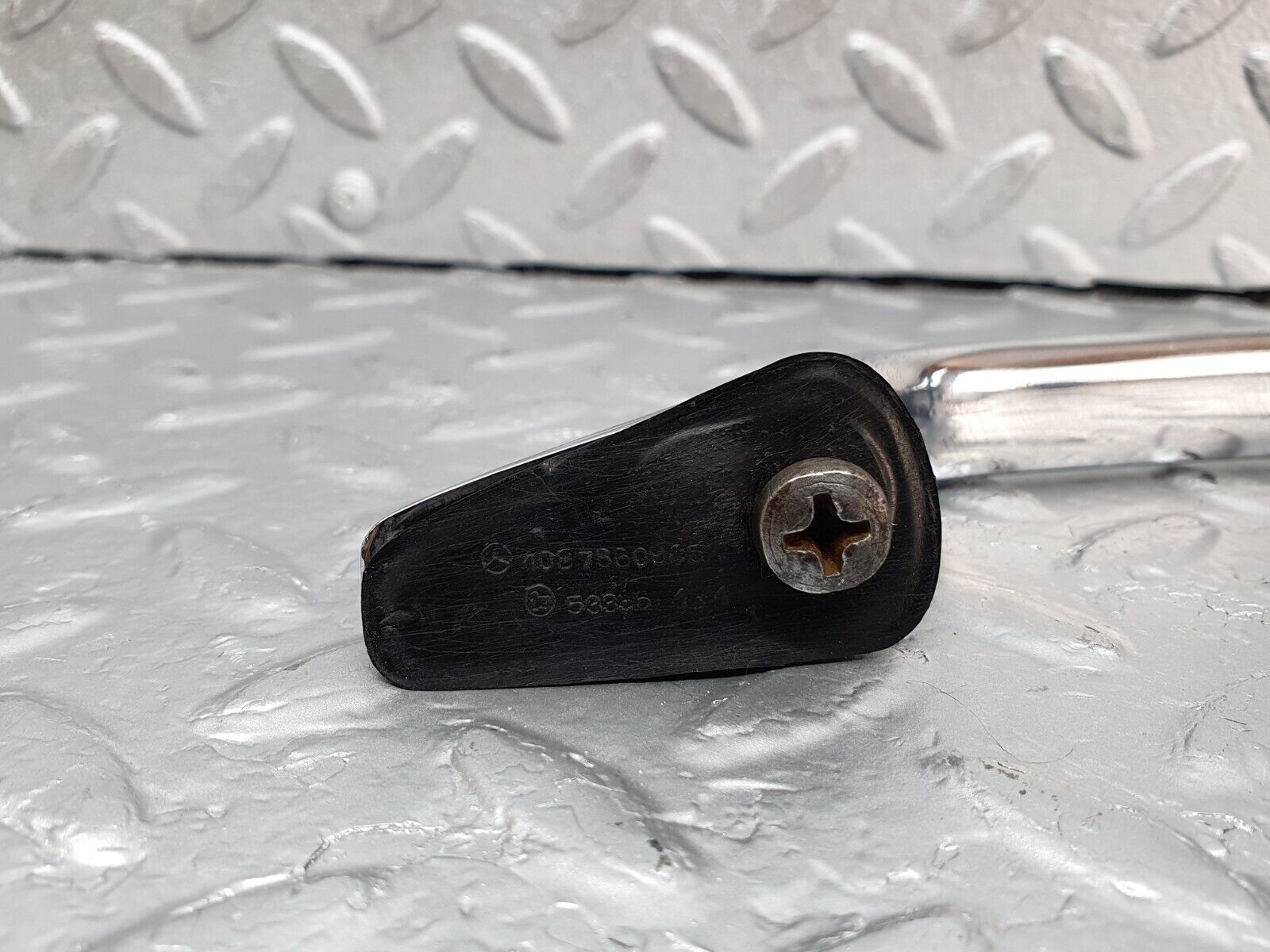 43160 Mercedes-Benz W108 280SE Front Left Door Exterior Handle No Key 1087661301 1087660905 1087661105