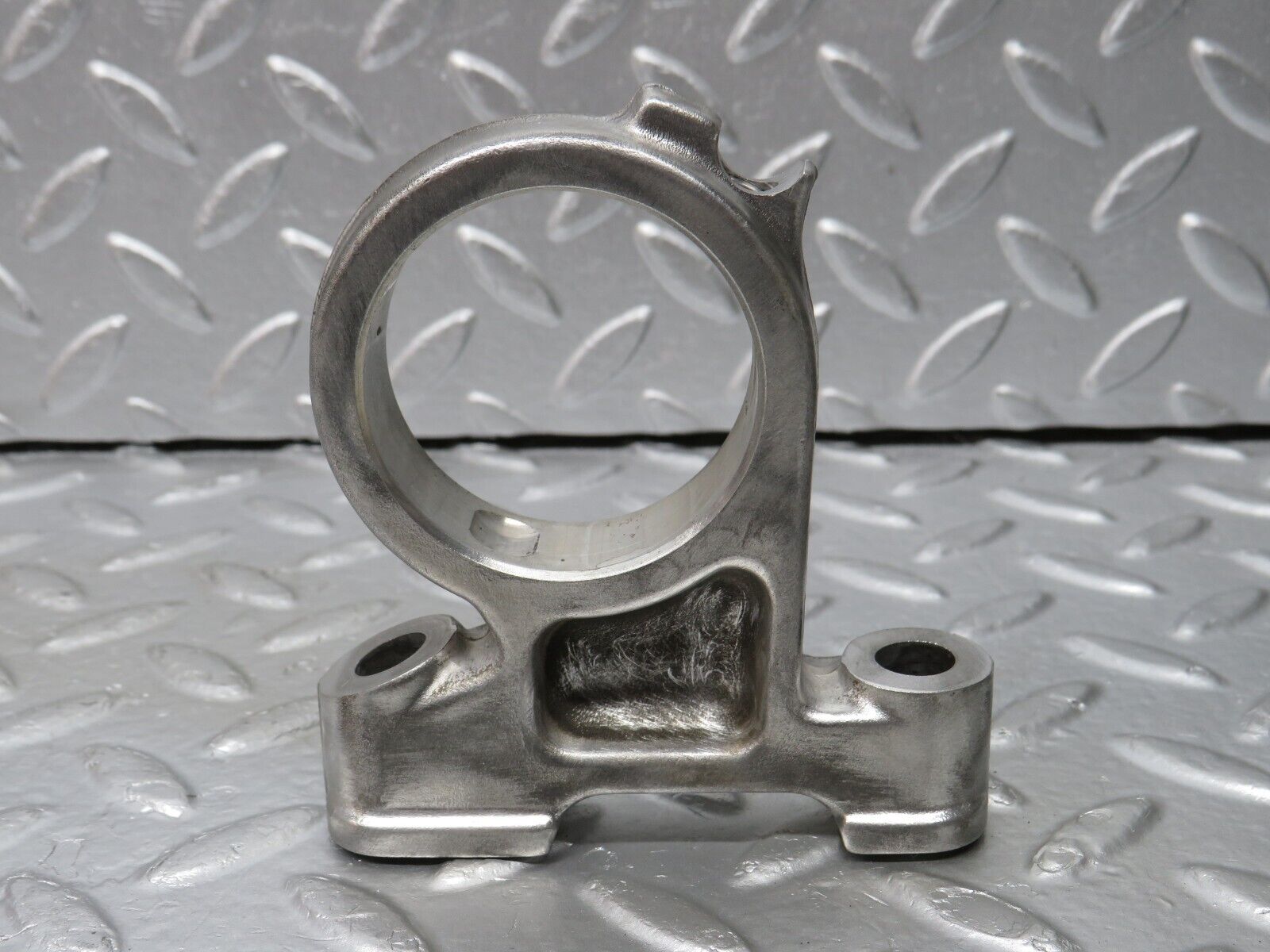 33000 Mercedes-Benz C107 R107 350 V8 Camshaft Tower Bearing 1160512112