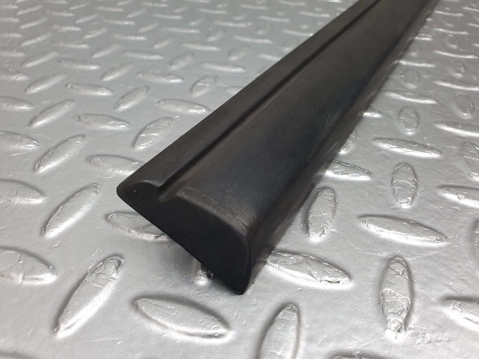 41686 Mercedes-Benz W124 200E Rear Left Door Lower Moulding Trim