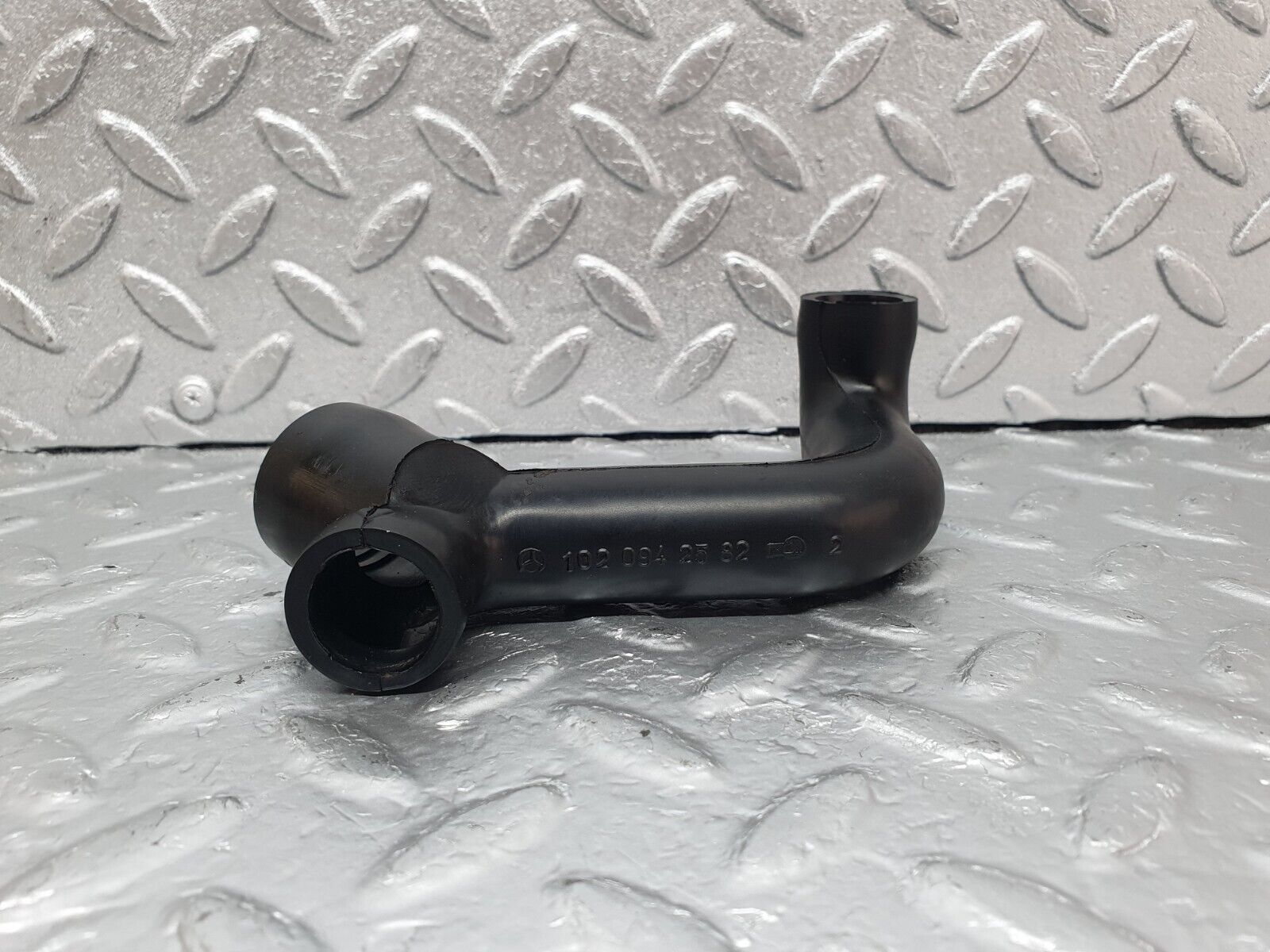 43999 Mercedes-Benz C123 230CE Coupe Air Intake Pipe 1020942582